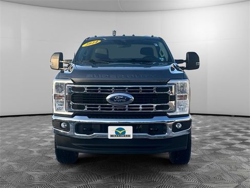 Used 2024 Ford F350 XLT w/ Snow Plow/Camper Package image 8