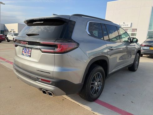 Used 2025 GMC Acadia Elevation image 6