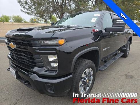 Used 2025 Chevrolet Silverado 2500 Custom w/ Z71 Off-Road Package AWD/4WD image 1