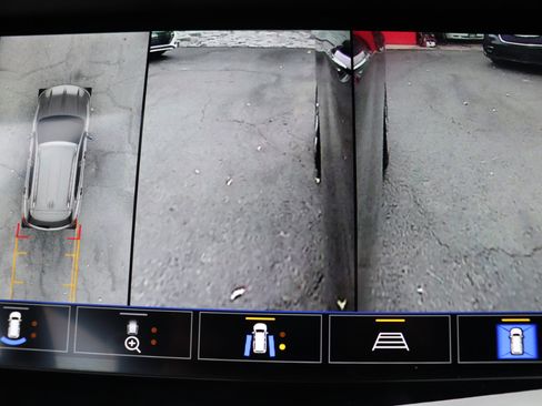 Used 2022 Buick Envision Avenir w/ Technology Package II image 40