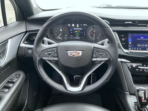 Used 2022 Cadillac XT6 Sport w/ Technology Package AWD/4WD image 13