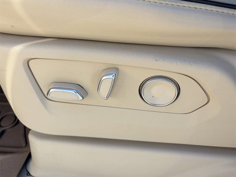 Certified 2023 Cadillac Escalade Premium Luxury w/ Performance Package image 21