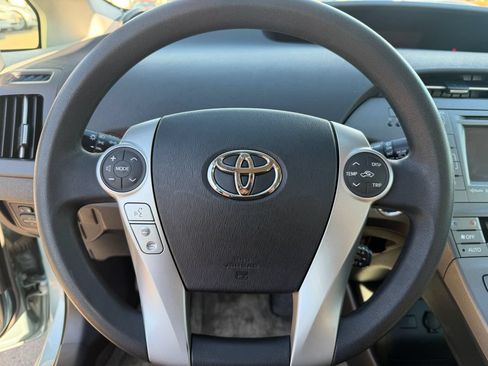 Used 2012 Toyota Prius Three w/ Appearance Pkg FWD image 29