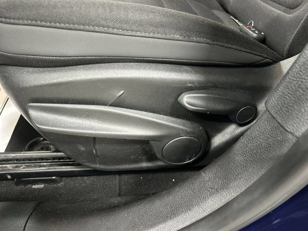 Used 2017 Jeep Renegade Altitude AWD/4WD image 10