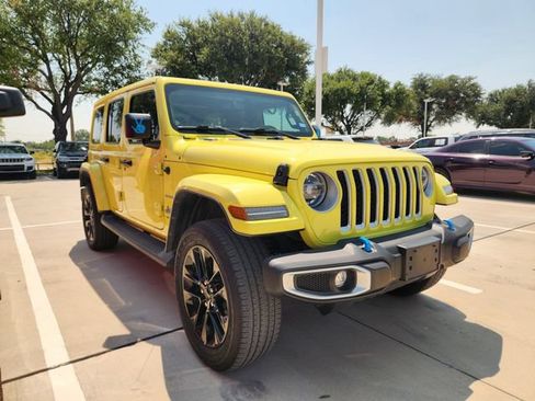 Used 2022 Jeep Wrangler Unlimited Sahara w/ Cold Weather Group AWD/4WD image 1