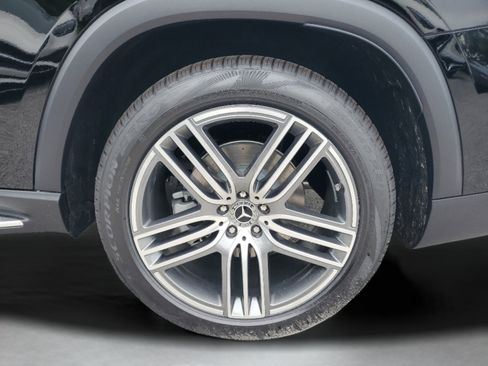 Certified 2026 Mercedes-Benz GLS 450 4MATIC image 38