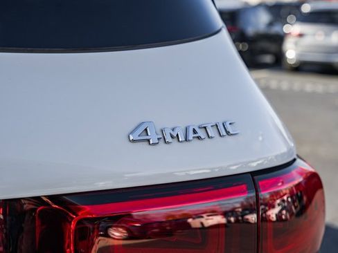 Used 2022 Mercedes-Benz GLB 250 GLB 250 image 8