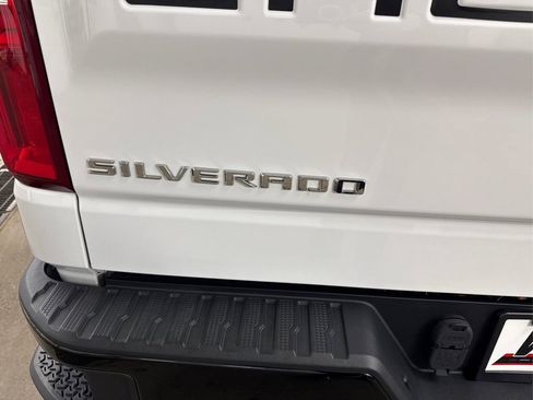 Used 2019 Chevrolet Silverado 1500 Custom Trail Boss w/ Custom Convenience Package image 15