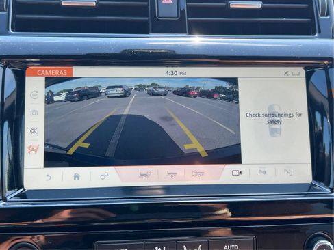 Used 2020 Land Rover Discovery HSE AWD/4WD image 39