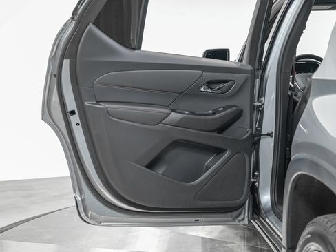 Used 2023 Chevrolet Traverse RS w/ LPO, Floor Liner Package AWD/4WD image 27