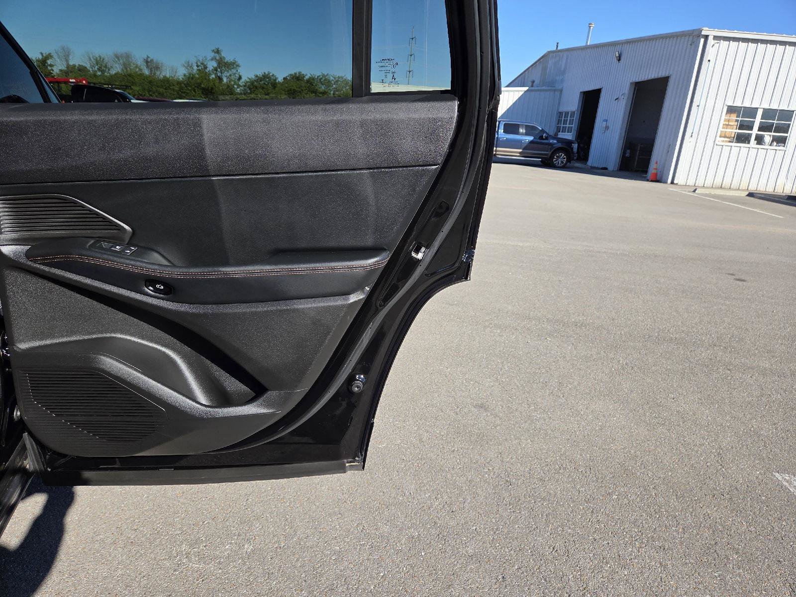 Used 2026 Jeep Cherokee Limited AWD/4WD image 35