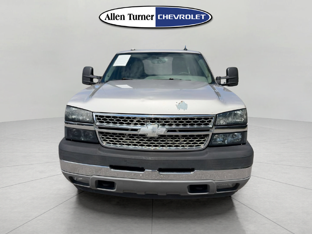 Used 2005 Chevrolet Silverado 2500 LT w/ Heavy-Duty Power Package RWD image 2