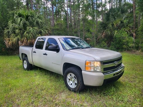 Used 2009 Chevrolet Silverado 1500 LT RWD image 3