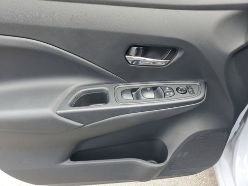 Used 2025 Nissan Versa SV image 24