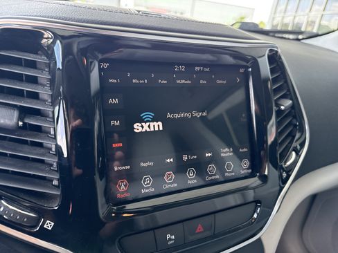 Used 2019 Jeep Cherokee Limited FWD image 22