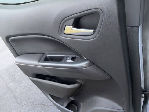 Used 2022 GMC Canyon AT4 image 24