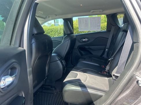 Used 2023 Jeep Cherokee Altitude Lux AWD/4WD image 17