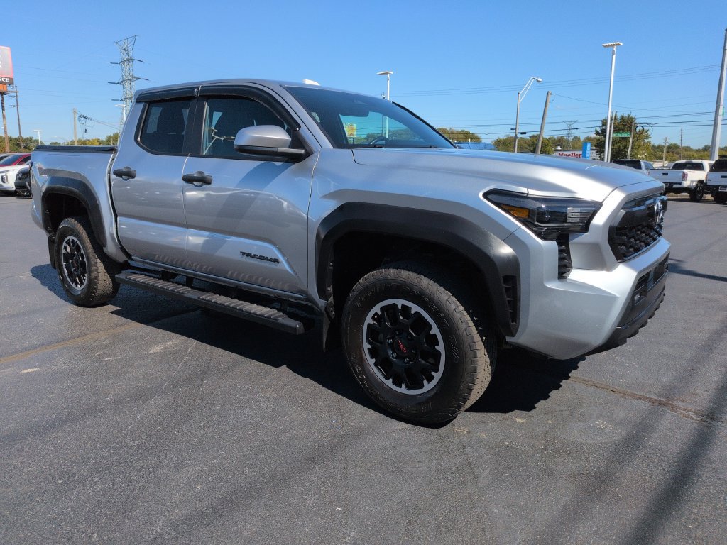 Used 2024 Toyota Tacoma TRD Off-Road AWD/4WD image 7