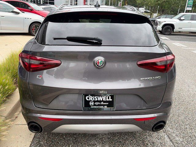 Used 2022 Alfa Romeo Stelvio Ti AWD/4WD image 6
