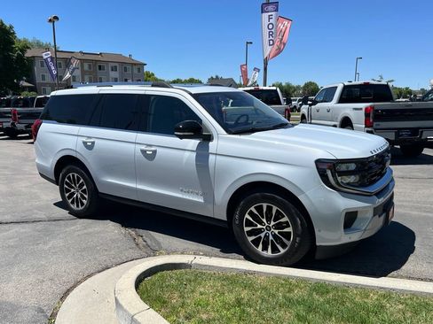 Used 2025 Ford Expedition Platinum AWD/4WD image 6