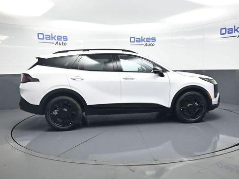 Certified 2026 Kia Sportage X-Line w/ X-Line Premium Package AWD/4WD image 9