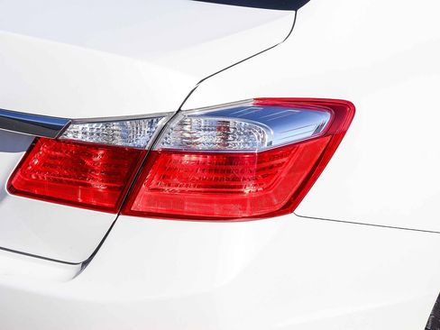 Used 2013 Honda Accord LX image 8
