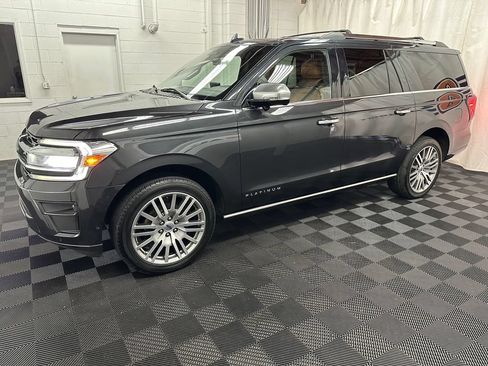 Used 2024 Ford Expedition Max Platinum AWD/4WD image 5