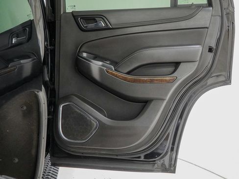 Used 2019 Chevrolet Tahoe LT w/ Luxury Package AWD/4WD image 39