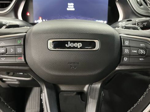 Certified 2025 Jeep Grand Cherokee Laredo X w/ Luxury Tech Group I image 22