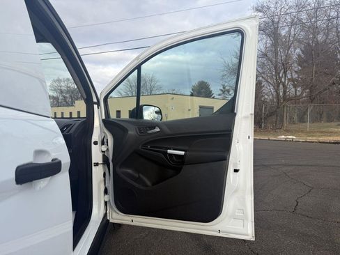 Used 2018 Ford Transit Connect XLT image 19