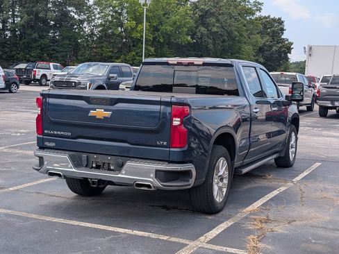 Used 2022 Chevrolet Silverado 1500 LTZ w/ Technology Package AWD/4WD image 3