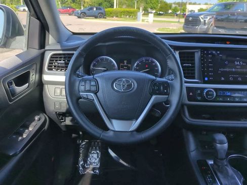 Used 2016 Toyota Highlander Limited FWD image 16