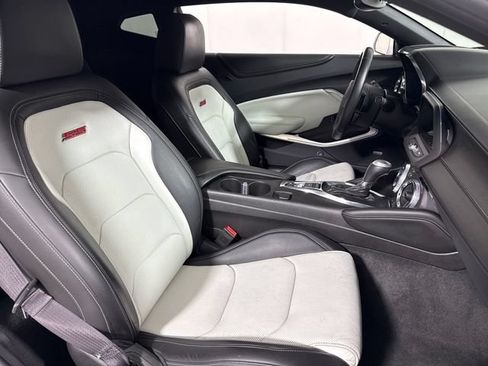 Used 2016 Chevrolet Camaro SS RWD image 24