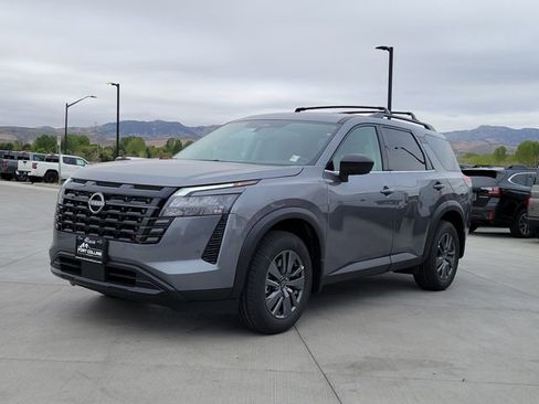 New 2026 Nissan Pathfinder SV w/ SV Premium Package AWD/4WD image 1