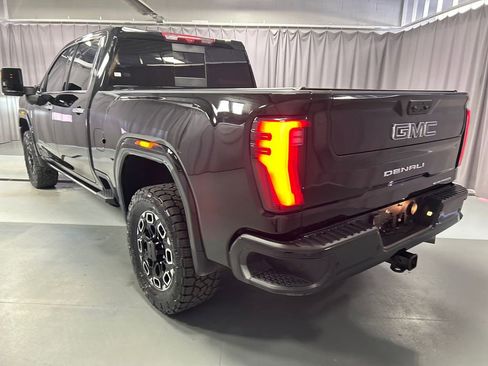 Used 2025 GMC Sierra 3500 Denali Ultimate image 5