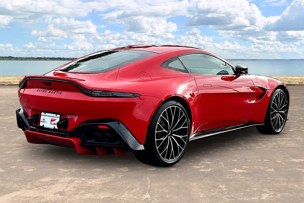 Used 2022 Aston Martin V8 Vantage Coupe RWD image 4