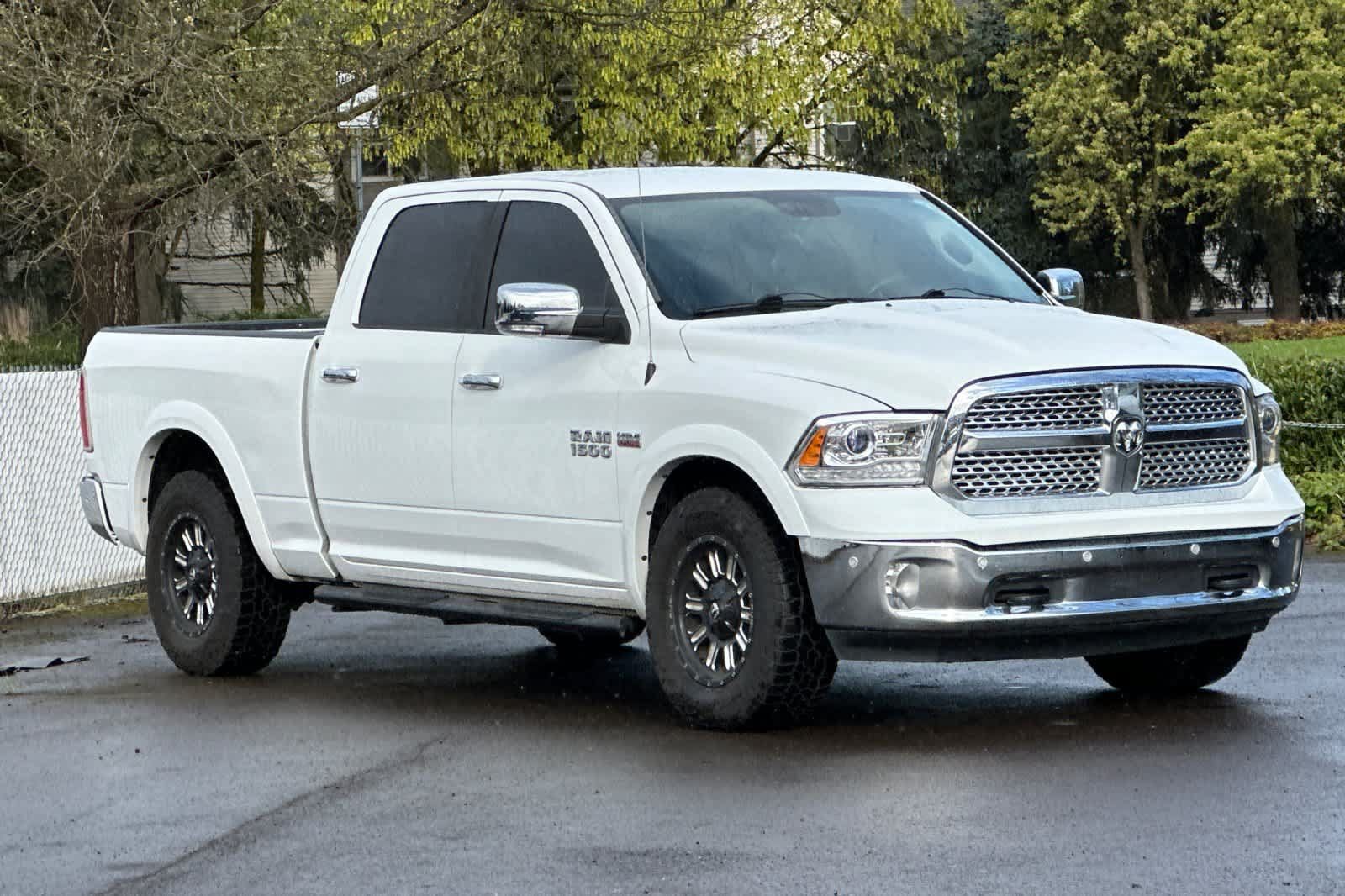 Used 2014 RAM 1500 Laramie w/ Convenience Group AWD/4WD image 9