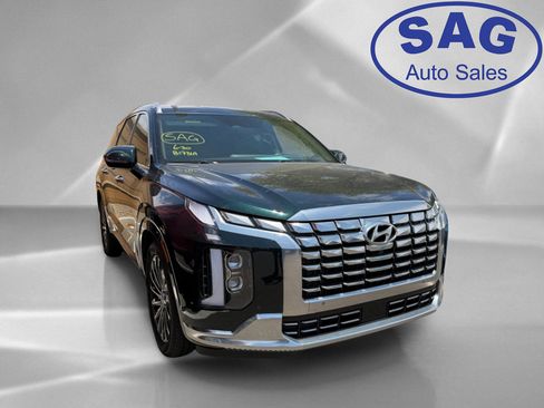 Used 2023 Hyundai Palisade Calligraphy FWD image 2