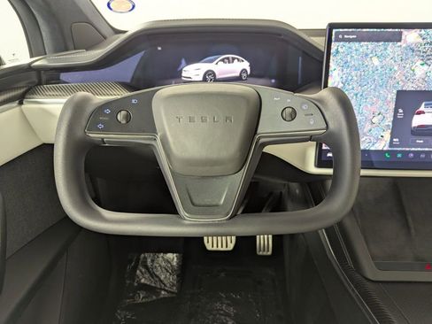 Used 2022 Tesla Model X Plaid image 38