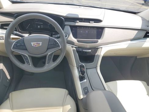 Certified 2019 Cadillac XT5 Luxury FWD image 12