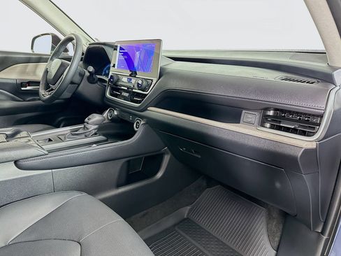 Certified 2024 Toyota Grand Highlander AWD image 31