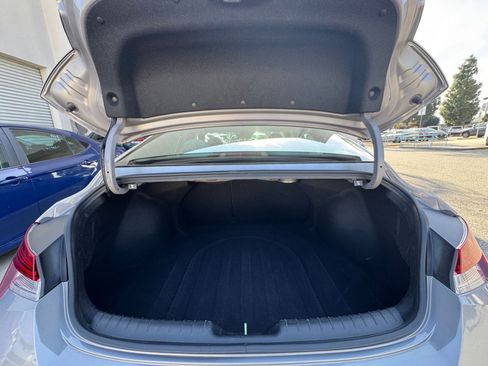 Used 2025 Hyundai Elantra Limited image 33