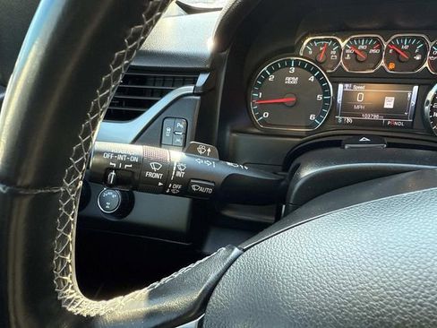 Used 2018 Chevrolet Suburban LT image 35