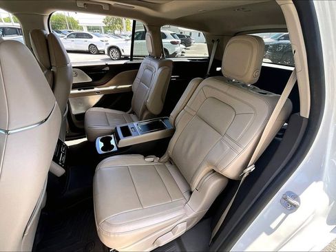 Used 2020 Lincoln Aviator Grand Touring w/ Equipment Group 301A AWD/4WD image 18