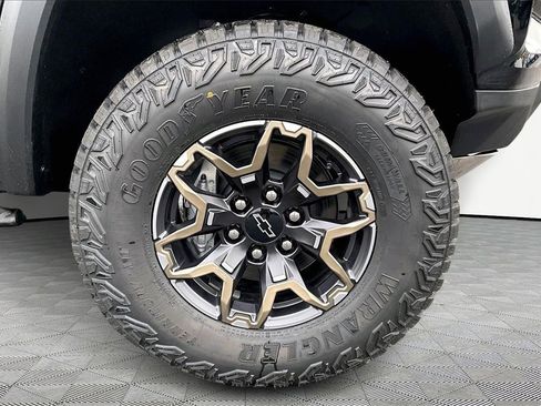 New 2026 Chevrolet Colorado ZR2 w/ Technology Package image 15