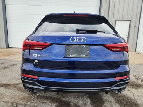 Used 2022 Audi Q3 2.0T Premium w/ Convenience Package image 4