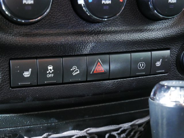 Used 2017 Jeep Wrangler Unlimited Sahara AWD/4WD image 27
