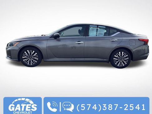 Used 2025 Nissan Altima 2.5 SV image 6