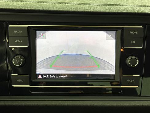 Used 2021 Volkswagen Jetta SE w/ SE Cold Weather Package FWD image 17