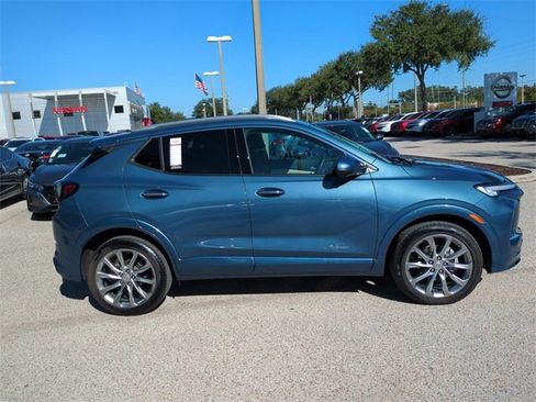 Used 2025 Buick Encore GX Avenir w/ Avenir Technology Package image 5